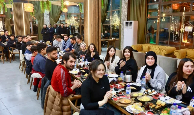 Başkan Rasim Arı Nevşehirli sporcularla sahurda buluştu