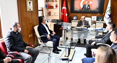 Başkan Uysal'dan Gazipaşa Kitap Fuarı'na ziyaret
