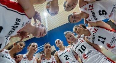 Başkent İz Kadınları yarı finalde