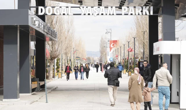 Başkentliler bayramı Büyükşehir'in parklarında kutladı