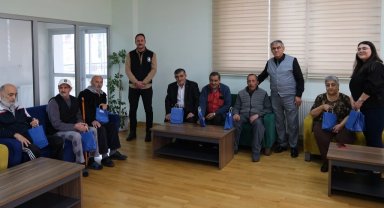 Belediye yaşlıları bayramda unutmadı