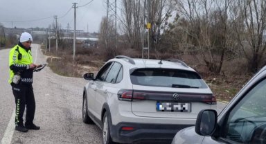 Bilecik Pazaryeri'nde trafik denetimleri aralıksız sürüyor