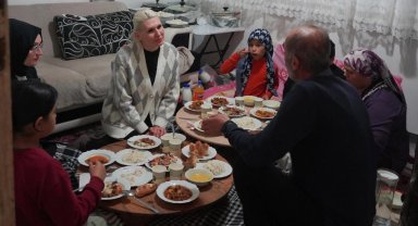 Bilecik'te Başkan Subaşı, Demircan ailesinin sofrasında oruç açtı