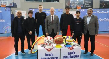 Bursa İnegöl'de 80 okula 700 bin TL'lik spor malzemesi desteği