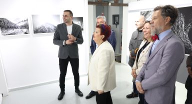 Bursa Nilüfer'de "Yerle Gök Arasında" sergisi kapılarını açtı