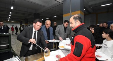 Bursa Osmangazi'de Başkan Aydın Yunuseli'nde vatandaşlarla iftarda buluştu