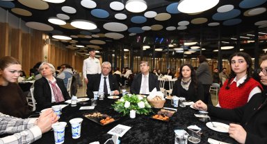 Bursa Osmangazi'de gençlerle birlikte geleceğe bakış