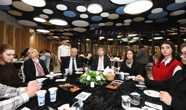 Bursa Osmangazi'de gençlerle birlikte geleceğe bakış