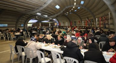 Bursa Osmangazi'de ramazan sofraları binlerce vatandaşı buluşturuyor