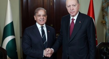 Cumhurbaşkanı Erdoğan, Şahbaz Şerif'le görüştü.. Erdoğan'ın barış diplomasisi sürüyor