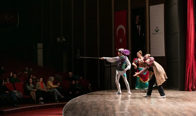'Don Kişot' İzmirli minik izleyicileri büyüledi
