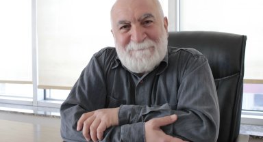 Gazeteci Mustafa Özke, Adana'yı eserleriyle dünyaya tanıtıyor