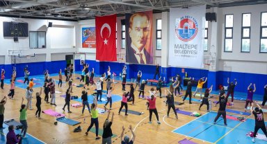 İstanbul Maltepe'de Köymen, spor yapan kadınlarla buluştu
