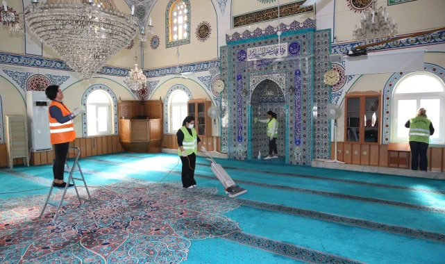 İzmir Çiğli'de bayram öncesi temizlik seferberliği