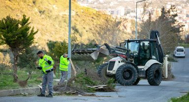 İzmir Narlıdere'de kapsamlı bahar temizliği
