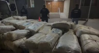 İzmir'de 1 ton 346,5 kg uyuşturucu madde ele geçirildi