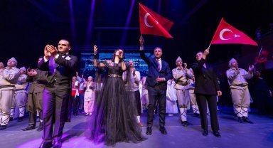 İzmir'de Çanakkale ruhu 'Uyan Memet' ile sahneye taşındı