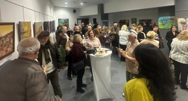 İzmir'de "Doğa, Kadın ve Su" sergisi sanatseverlerle buluştu