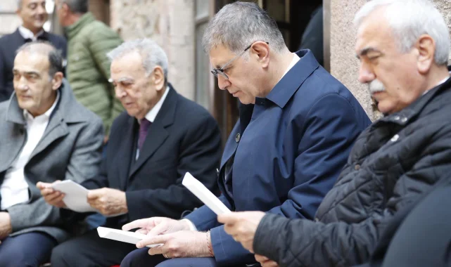 İzmir'de eski başkan Kocaoğlu'dan 'Meslek Fabrikası' desteği
