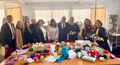 İzmir'de huzurevinde duygu dolu gün