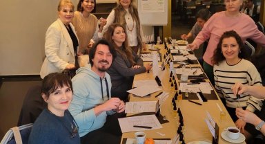 İzmir'de kokular iyiliğe yükseldi... Braille kitaplara erişim için özel etkinlik