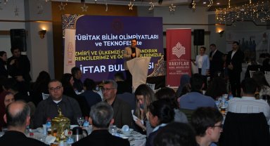İzmir'de TÜBİTAK ve TEKNOFEST'in başarılı öğrenci ve öğretmenleri ağırlandı