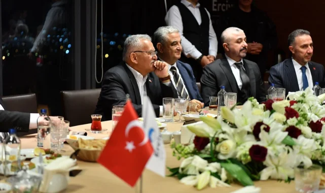 Kayseri iş dünyası Başkan Büyükkılıç'ı iftar sofrasında ağırladı