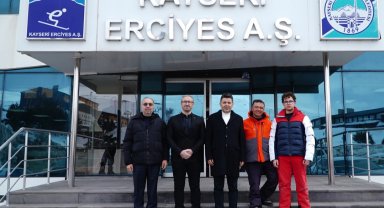 Kayseri'de Ulaştırma Bakan Yardımcısı'na Erciyes sunumu
