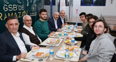 Kocaeli Gebze'de Başkan Büyükgöz öğrencilerle sohbet etti