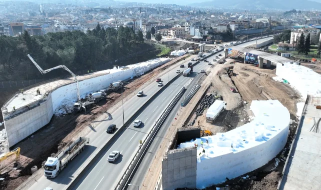 Kocaeli'de Başiskele Kavşağı'nın silueti ortaya çıkıyor