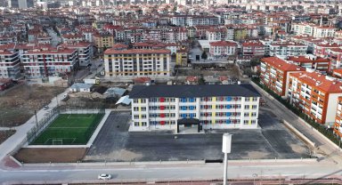 Konya Karatay'da 8 okul FIFA standardında sahalara kavuşuyor