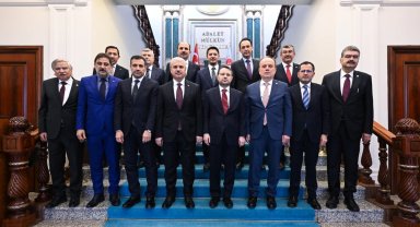 Konya'dan Bakan Gürlek'e nezaket ziyareti