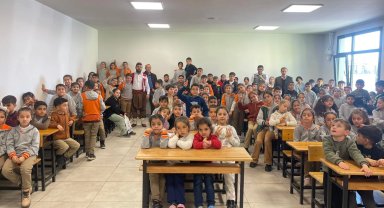 Malatya'da Şehir Tiyatro ekibi öğrencilerle buluştu
