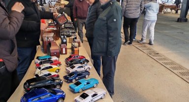 Mustafa Yalçın'dan Antika Pazarı'na büyük ilgi