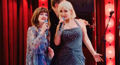 Ömür Gedik ve Gülden Karaböcek Bursa'da sahneyi salladı