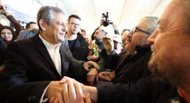 Özgür Özel orucunu Manisalılarla açtı... Bayramda da Manisa'da olacak