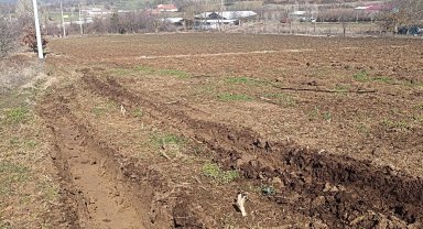 Pazaryeri'nde 'yüksek gerilim' tarım arazilerini zora soktu!