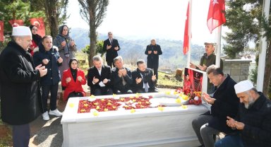Trabzon'da Başkan Genç'ten Şehit Pilot Gençcelep'in kabrine ziyaret