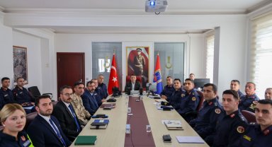 Vali Sözer'den Jandarma'ya ziyaret
