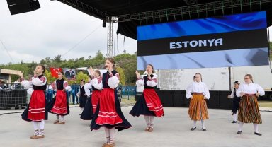 Antalya Çocuk Festivali renkli görüntülere sahne oldu