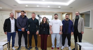 Antalya'da güreş sezonu öncesi moral ziyareti