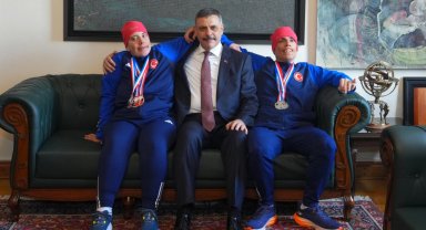 Bakan Çiftçi otizmli sporcuların dünya başarısını kutladı