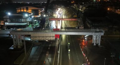 Başiskele Kavşağı'nda '78 tonluk' gece mesaisi