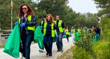 Bornova'da anlamlı temizlik