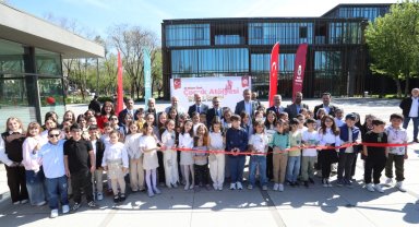 Bursa İnegöl'de minik sanatçılardan 23 Nisan özel sergisi