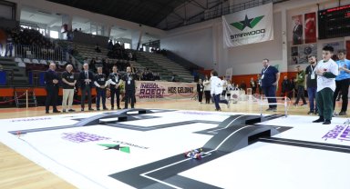 Bursa İnegöl'ün mucitleri robotlarını yarıştırdı