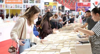 Bursa Osmangazi, sevilen yazarları okurlarla buluşturuyor