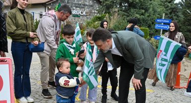 Bursa'da şampiyonluk öncesi minik taraftar coşkusu