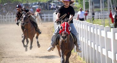 Bursa'nın Fethi'nin 700'üncü yılında 'Rahvan At Yarışları' heyecanı... 78 at birinciliğe koştu
