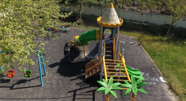 Çayırova'daki parkların oyun grupları yıkanıyor